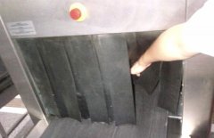 X光安檢機(jī)為什么配有鉛簾？