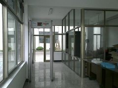 金屬探測(cè)門(mén)實(shí)際構(gòu)成的特點(diǎn)是什么？