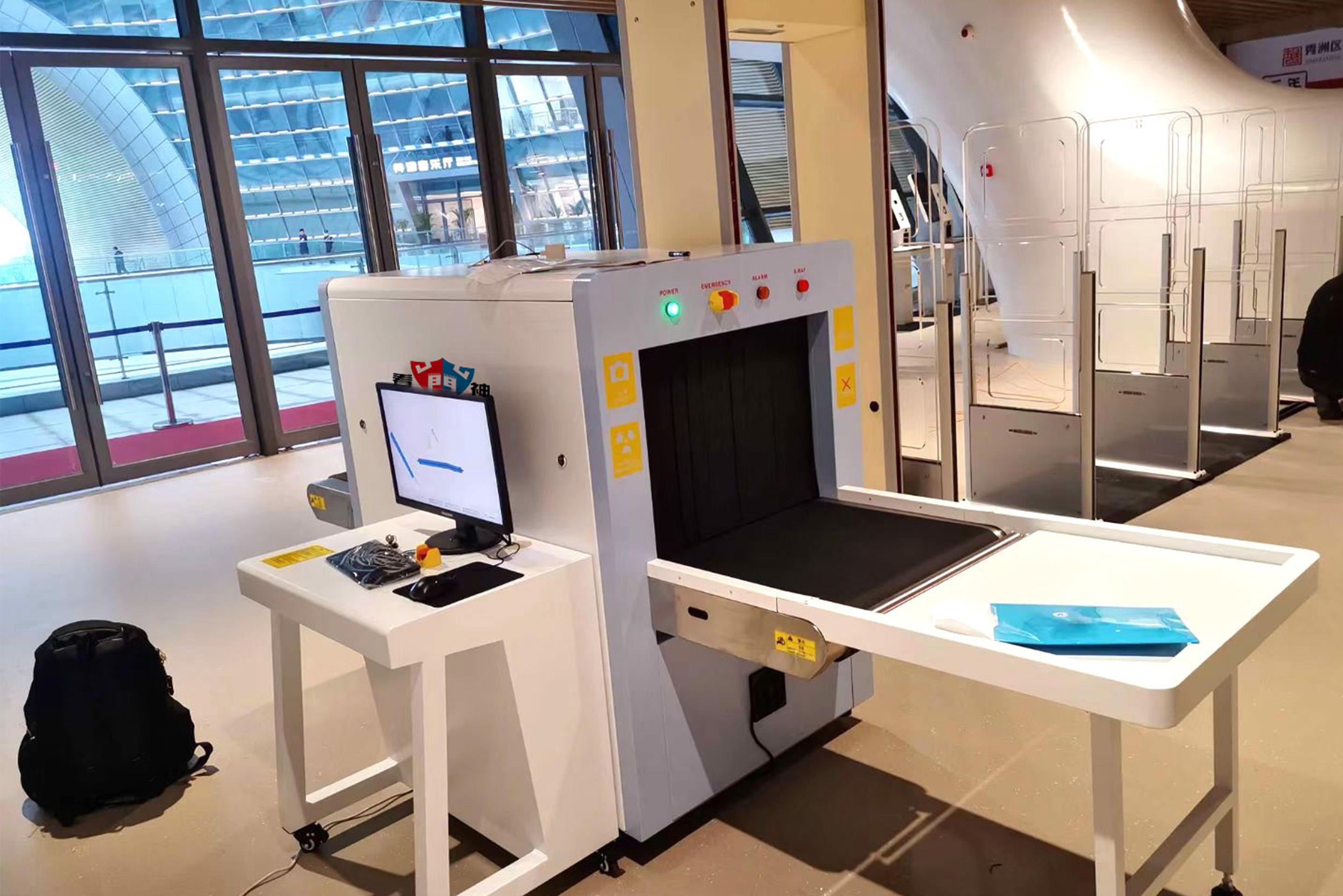 《5個(gè)被安檢機(jī)“拒之門外”的隱秘物品，你絕對(duì)想不到第3個(gè)！》